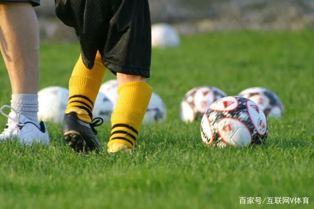 德容在世界杯伤情引发内外关注，弗里克对此表示不满